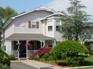 35 Millridge Rd, Secaucus, NJ 07094