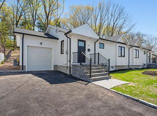 11-15 Bredder Ct, Elmwood Park, NJ 07407
