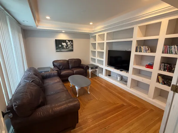 286 W Main St, Norton, MA 02766