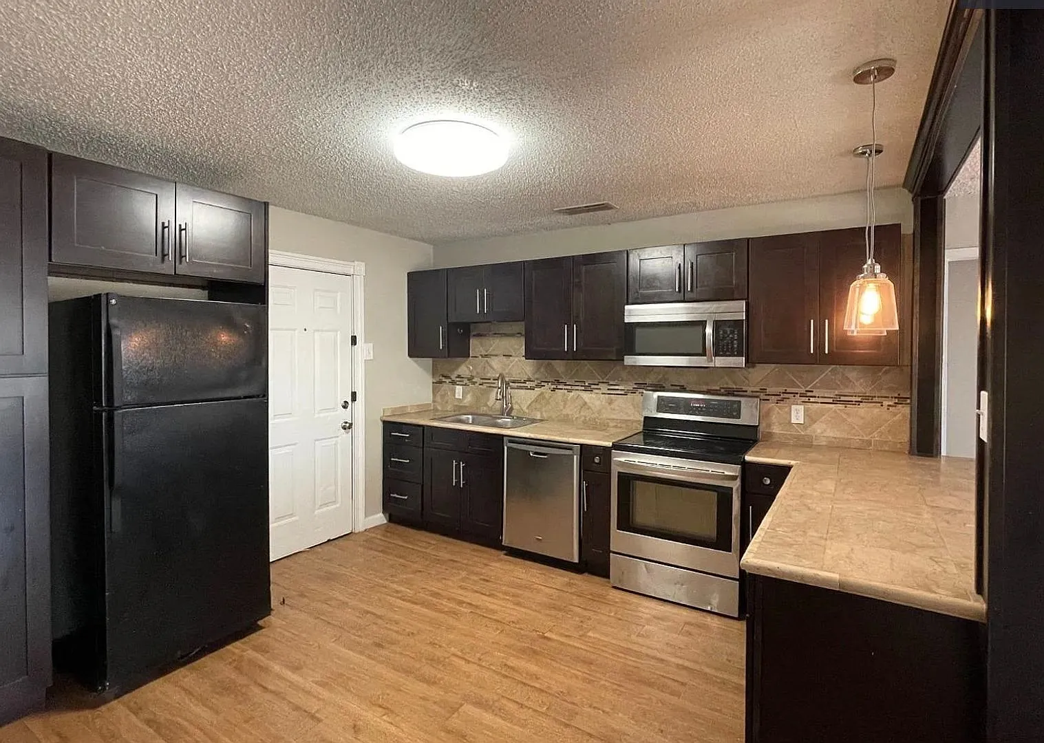 4 Bedroom 2 Bathroom House close to Texas Tech! — Photo 1