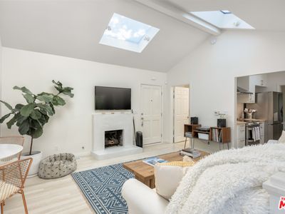 1005 N Beverly Glen Blvd, Los Angeles, CA, 90077