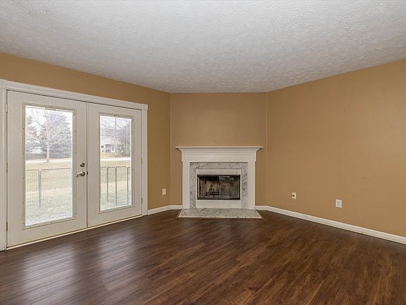3rd image of 10693 Summerwood Ln