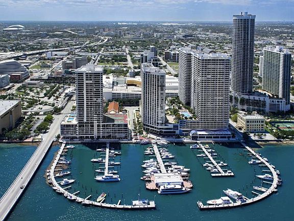 3rd image of 1717 N Bayshore Dr #Penthouse D-3938