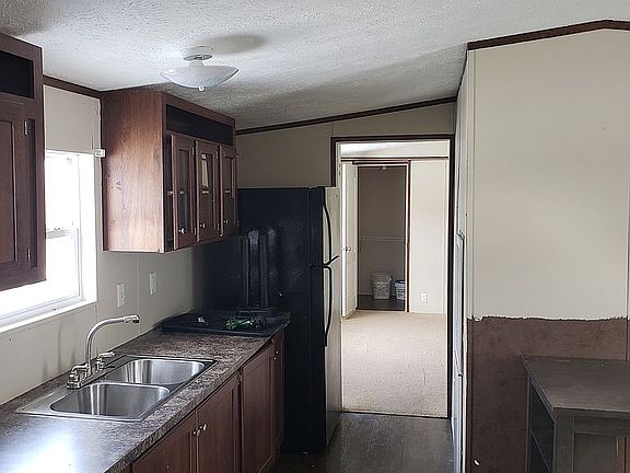 2nd image of 219 Canyon Vlg