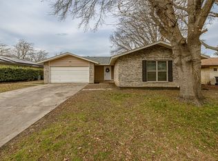 701 Cavendish Dr, Arlington, TX 76014