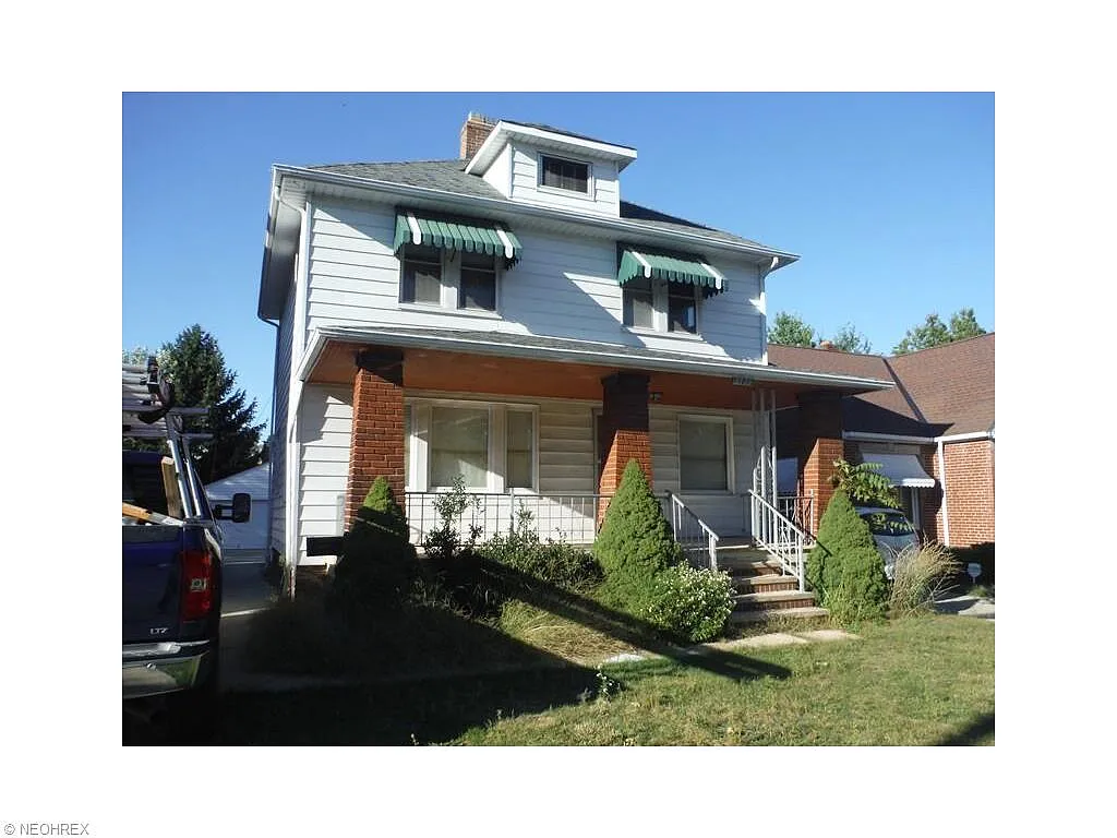11213 Langton Ave photo 1