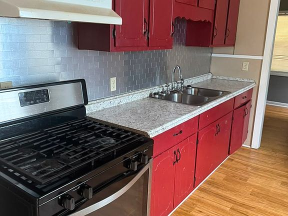 2nd image of 167 Little St
