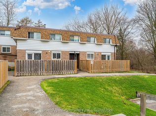 730 Cedar St #3, Oshawa, ON L1H4M6