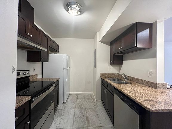 2nd image of 828 Martin Behrman Ave APT 3