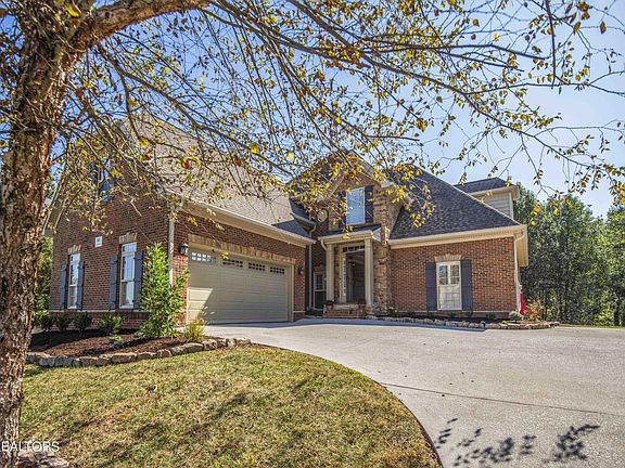 2nd image of 600 Rockwell Farm Ln