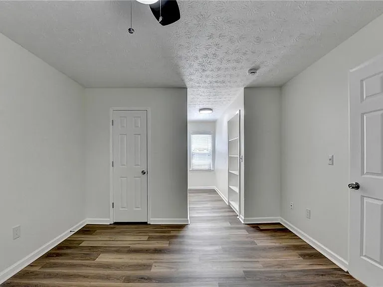 1530 Plunketts Rd — Photo 37