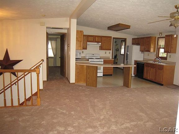 4th image of 1203 Sunset Dr
