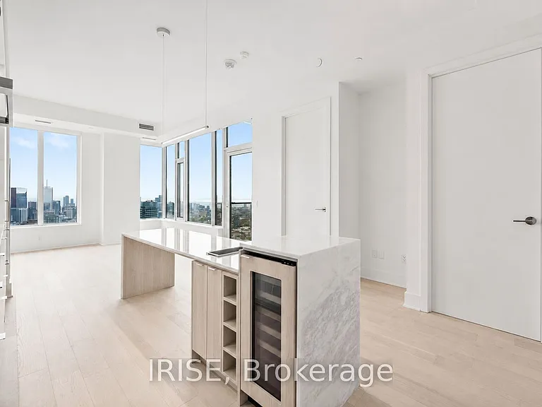 11 Yorkville Ave #5909 — Photo 4