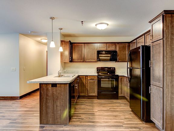 4th image of 596-598 N Hillcrest Pkwy #Db9cad3d7