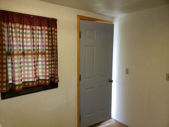 2nd image of 180 N Pine St