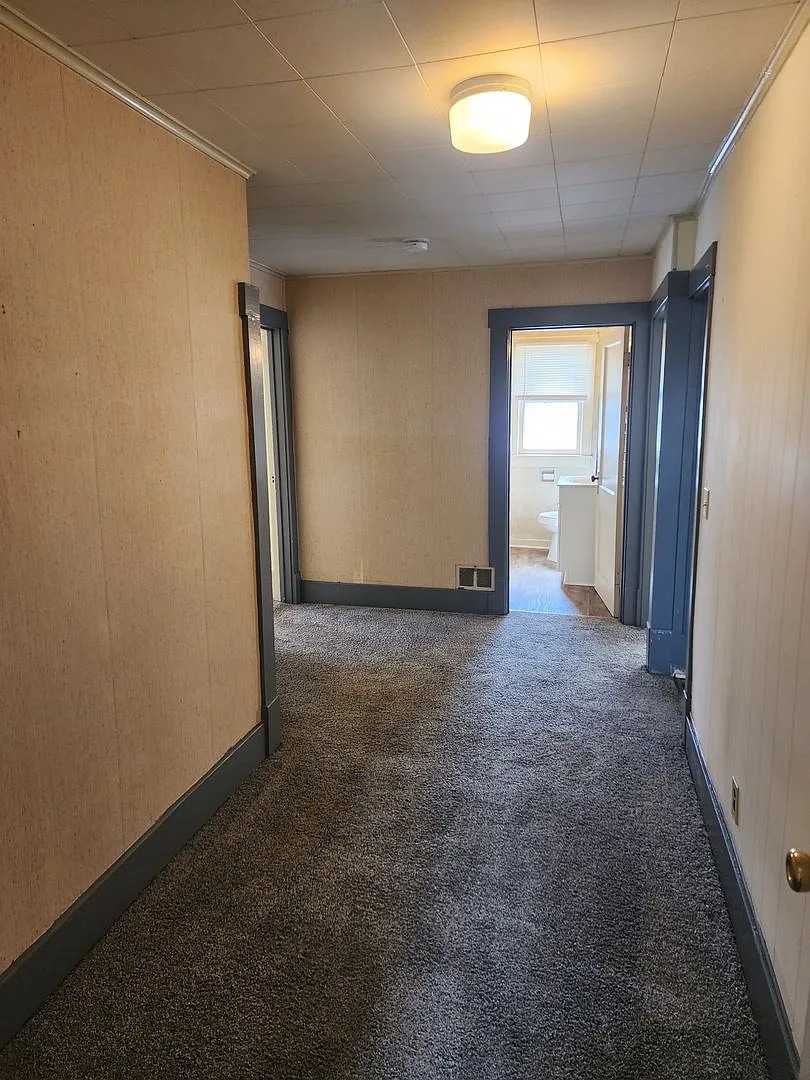 Building Photo - 1437 S Webster St