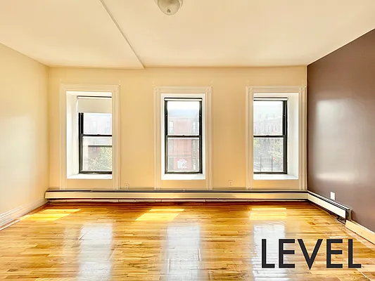 Rented by Level Group | media 10