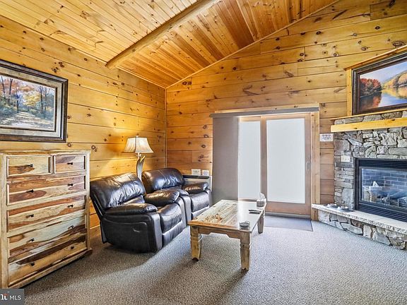 2nd image of 315 Cabin Lodge Rd