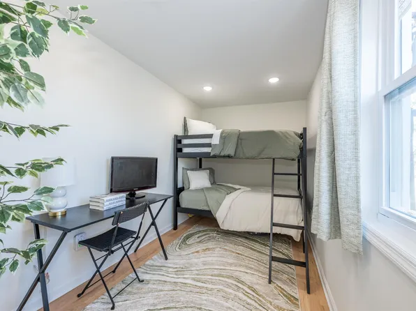 38 Zabriskie Street image 9 of 17