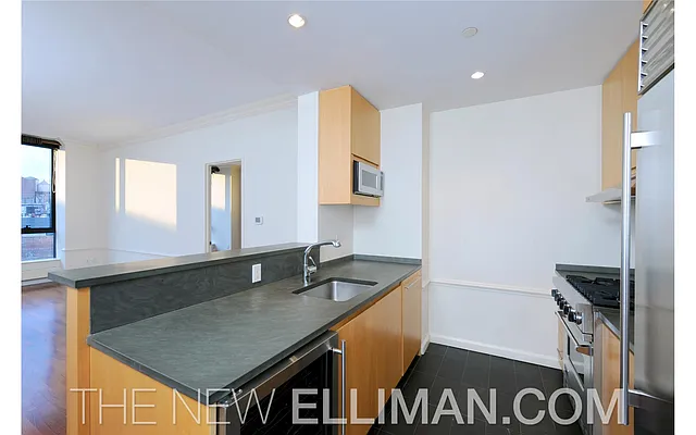 Rented by Douglas Elliman | media 14