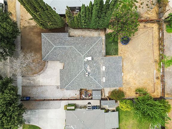 4th image of 1415 Stillman Ave