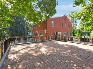 4213 Orient Ave, Douglaston, NY 11363