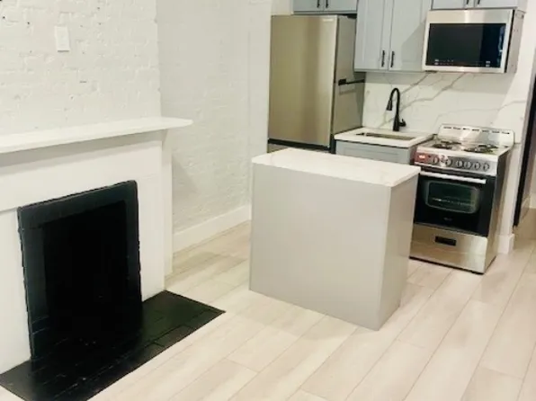 51 Leroy Street image 3 of 6