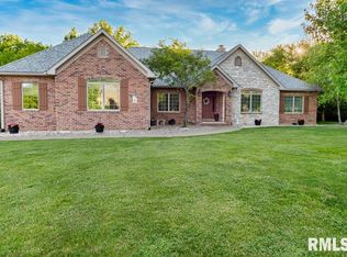 6 Wildwood Ct, Washington, IL
