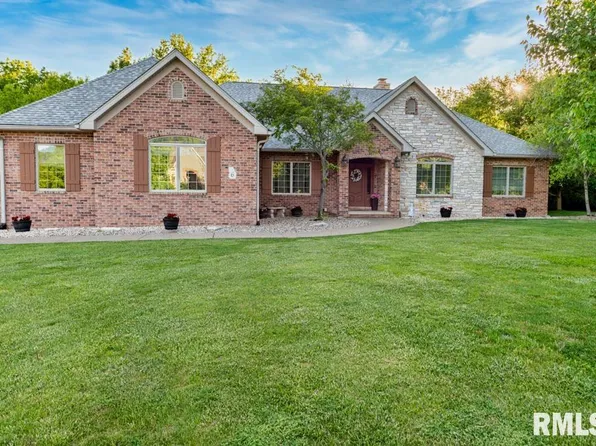6 Wildwood Ct, Washington, IL 61571