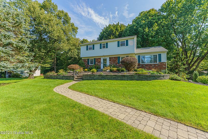 4th image of 52 Hemlock Drive
