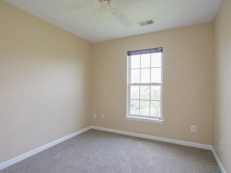500 Monroe Point Dr — Photo 22