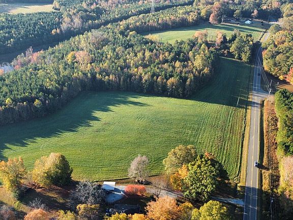 5th image of 6900-6918 Russell Rd