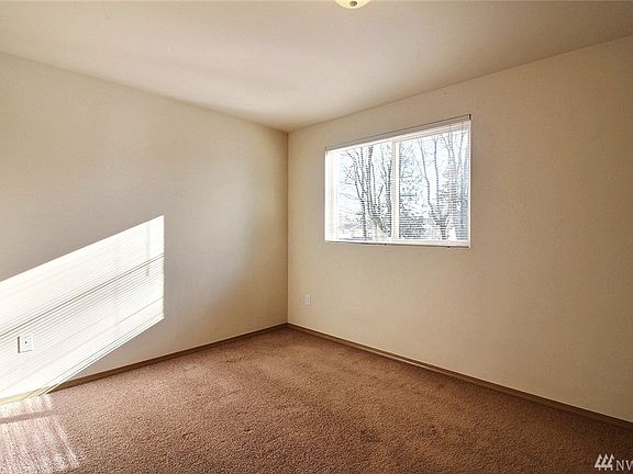 5th image of 3717 4th Ave NW