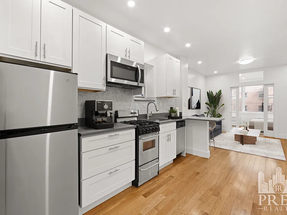 306 E 71st St #5B