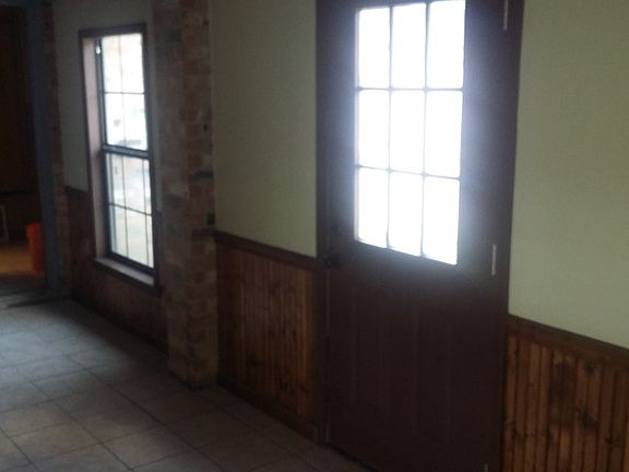 Back porch.   Used as dog room
