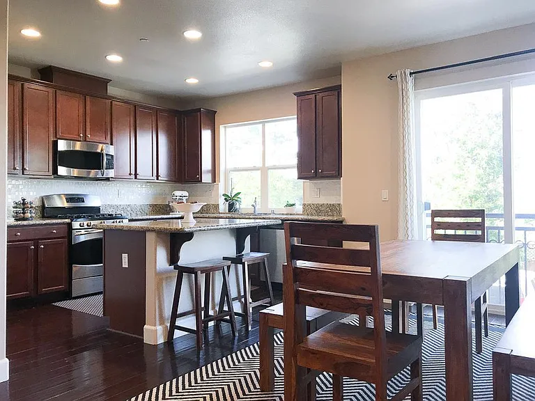 353 Esfahan Ct — Photo 28