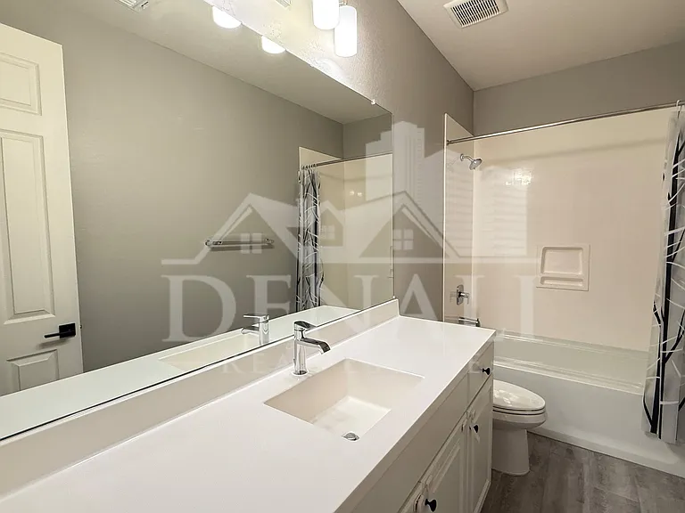 15068 W Pierce St — Photo 27