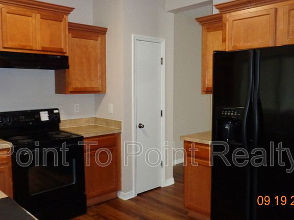 4th image of 5226 Brighton Park Ln