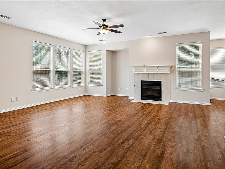 2413 Aberdeen Ave — Photo 3