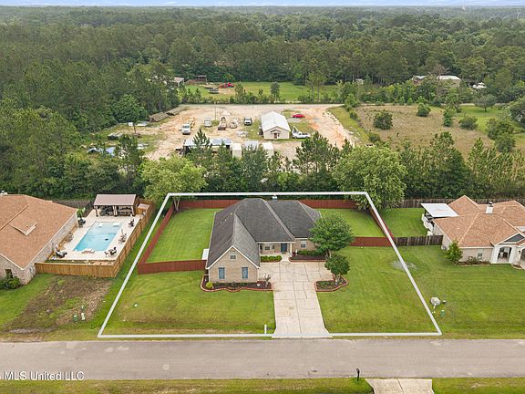 4th image of 2100 Parkview Cv