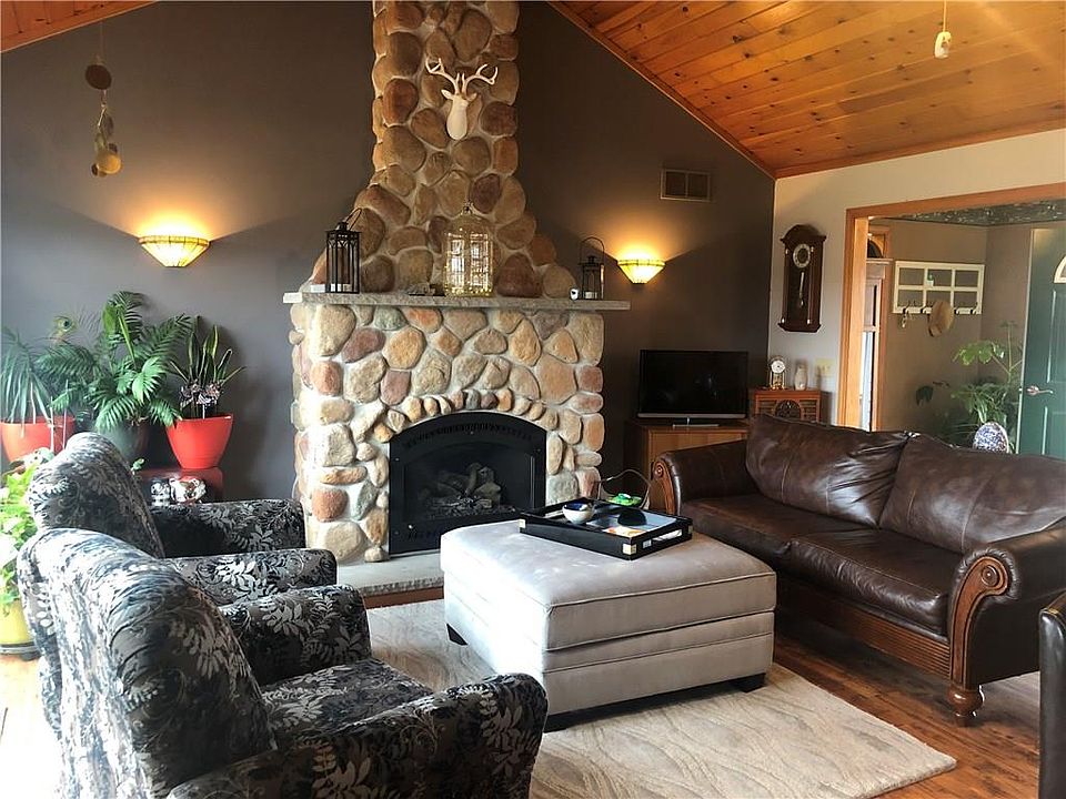 2nd image of 1462 Quarry Rd