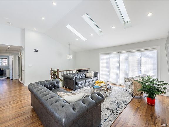 5th image of 7 Dunhill Road