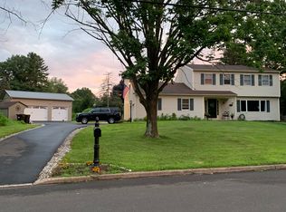 102 Sunset Dr, New Hope, PA 18938