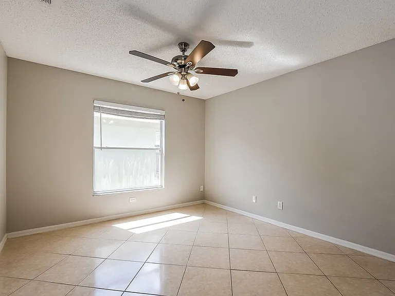 2347 Topaz Trl — Photo 3