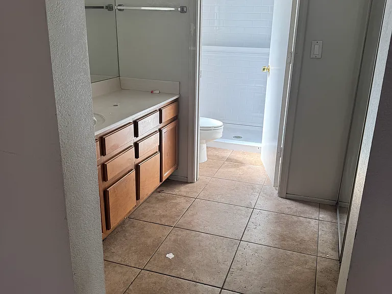 8701 W Vale Dr — Photo 4