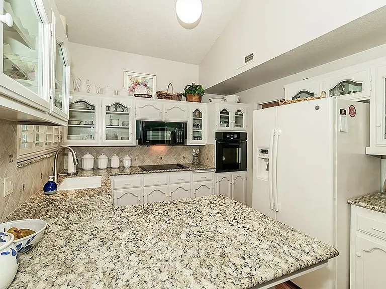 3421 W Los Altos Ave — Photo 11