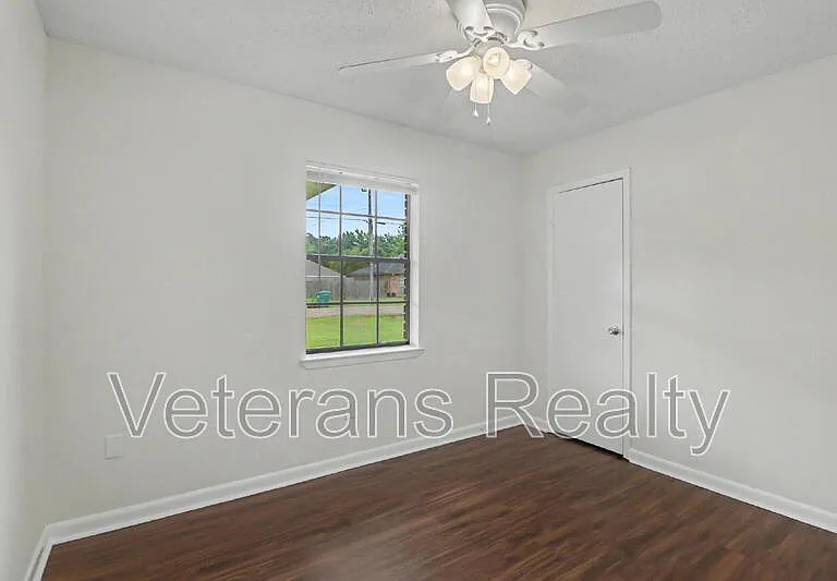 837 Tee St — Photo 10