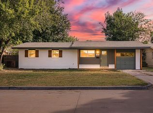 604 SW 12th St, Moore, OK 73160