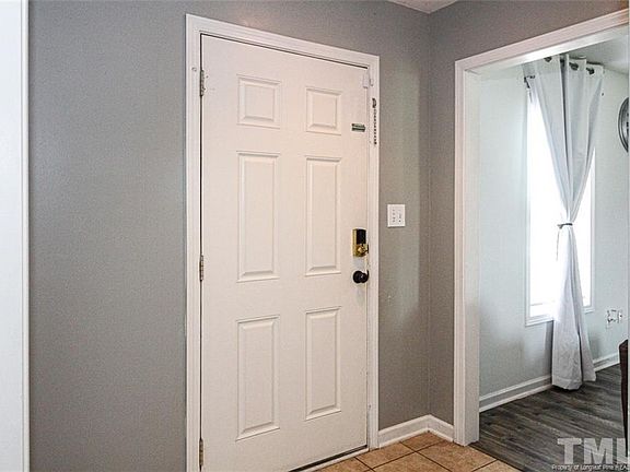 3rd image of 784 Fairfield Cir
