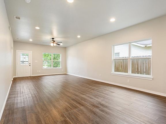 4th image of 3525 N 24th St